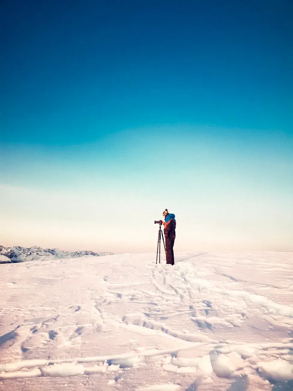 Shooting a timelapse on a snowy summit