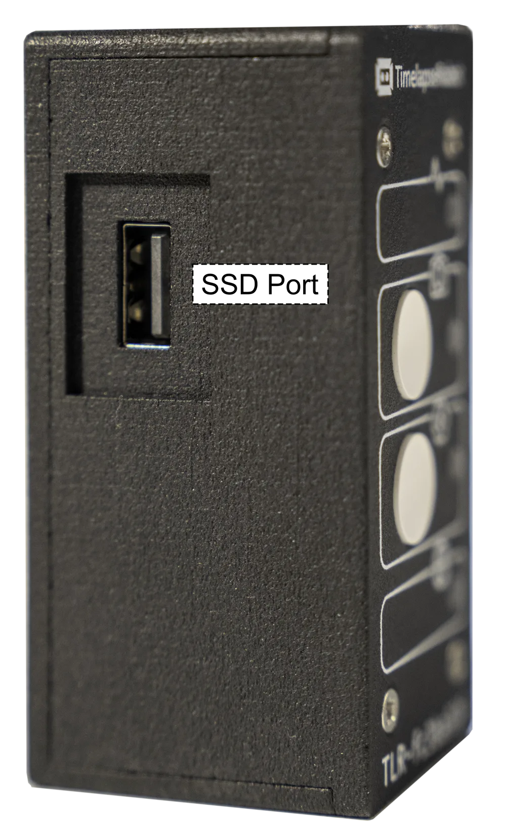 SSD- und Stromanschlüsse an der TLR-Bridge.